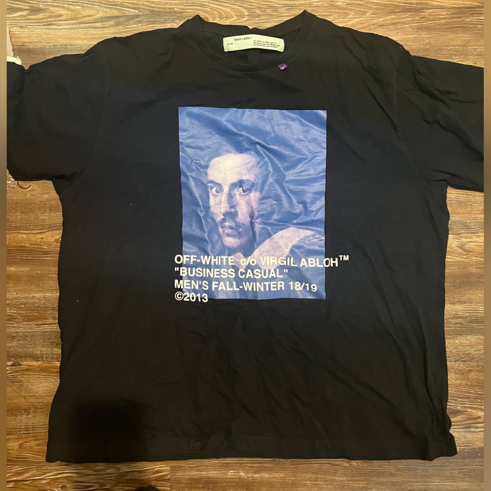 Men’s Off white t shirt size XL